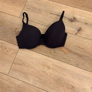 Skims fits everyone t-shirt bra